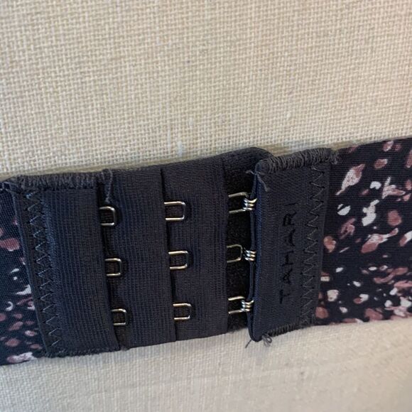 Tahari wireless convertible bra - Picture 9 of 11